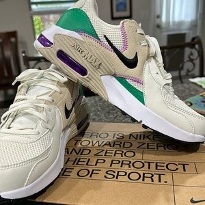 Nike Air MAX Excee. Black Friday & Cyber Monday sale!